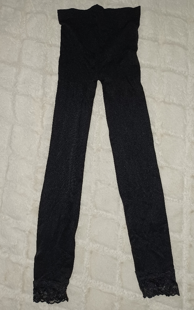 Black leggings with lace